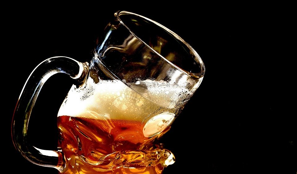 La bière brune fait-elle grossir