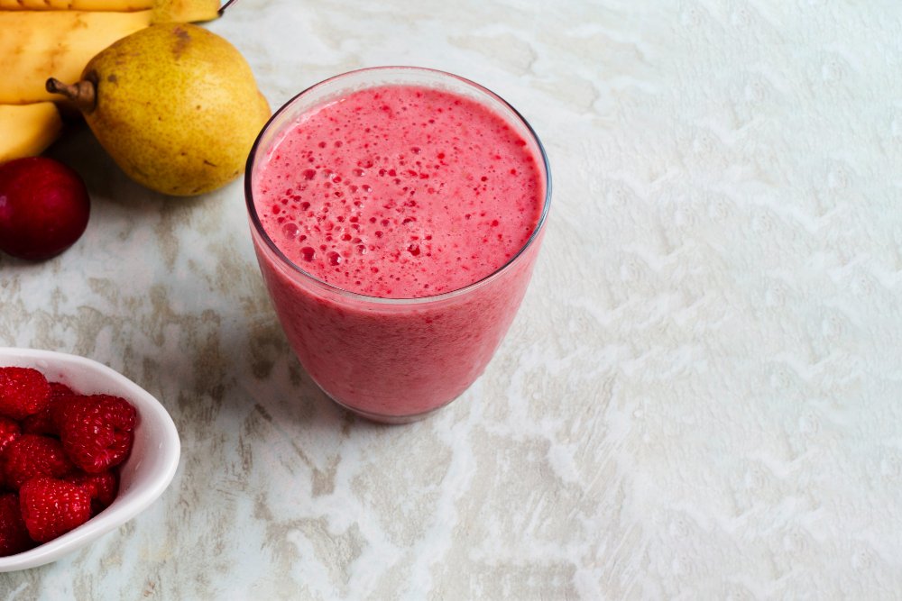 smoothie framboise, pomme et banane